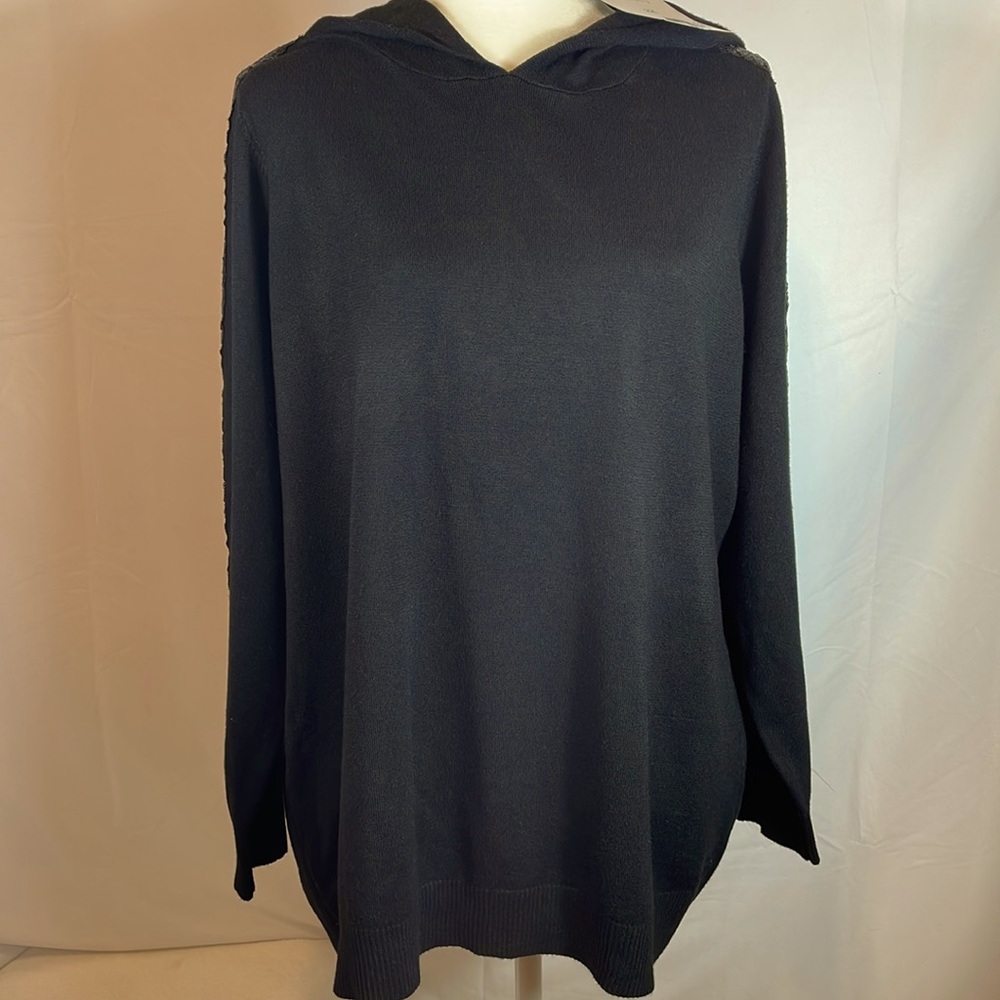 Hooded Sweater by A love story.